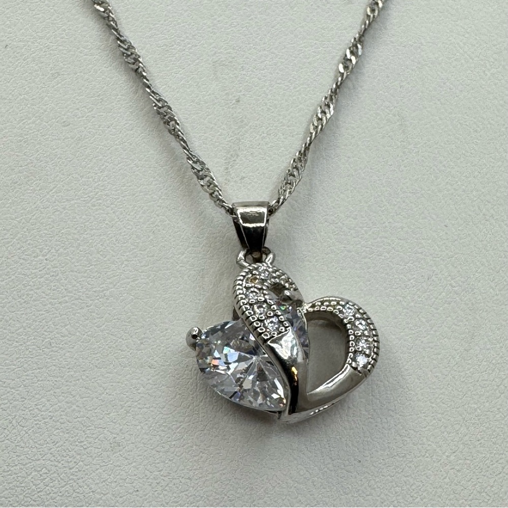 Elegant Silver Plated Heart Pendant Necklace Clear Crystal Rope Chain